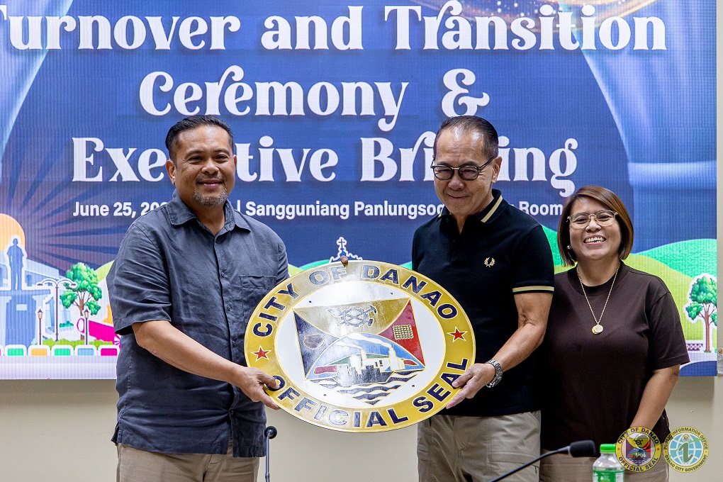 Danao City Holds Transition Ceremony to MarkPeaceful Passage of Leadership